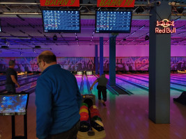 Bikerfreunde am Ball