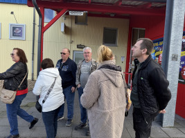 Bikerfreunde am Ball