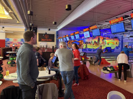 Bikerfreunde am Ball