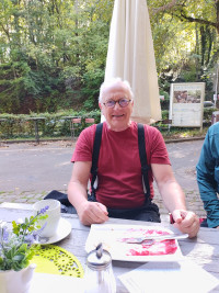 Waffeln, Eis und heiße Kirschen