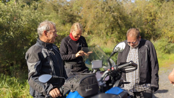 Waffeln, Eis und heiße Kirschen