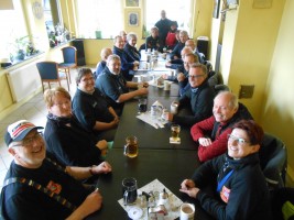 Bikergottesdienst mit Segnung der Maschinen und Fahrer/innen. Anschließend eine kleine Tour zur Schriefersmühle, zu Elly