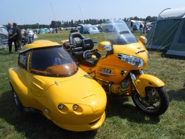 Gemütlich und sicher zum Gold Wing Treffen in Kronenberg /Holland