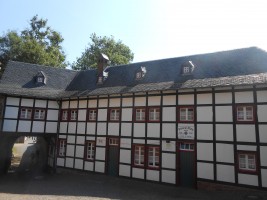 Kleine Eifel Tour Nach Nideggen zur Burg, Fahrt an den Rursee mit kleinen Zwischenstopps. Satzvey können wir leider nicht anfahren weil dort die Ritterspiele statt finden