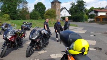 Peter fährt eine Ahrtour