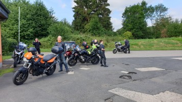 Peter fährt eine Ahrtour